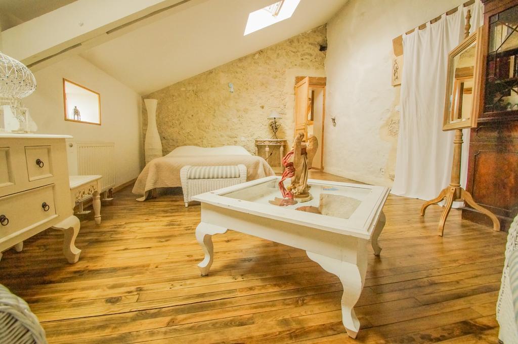 Chambres D'Hotes Domaine De La Rose Des Vents Castelnau-sur-lʼAuvignon Værelse billede
