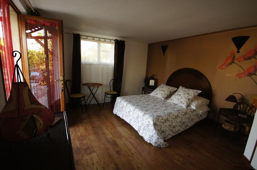 Chambres D'Hotes Domaine De La Rose Des Vents Castelnau-sur-lʼAuvignon Eksteriør billede